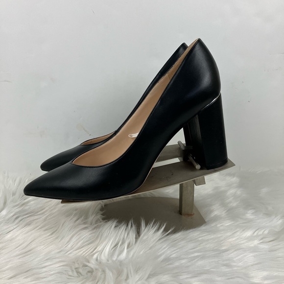 Marc Fisher Black Classic Heels - Picture 4 of 10